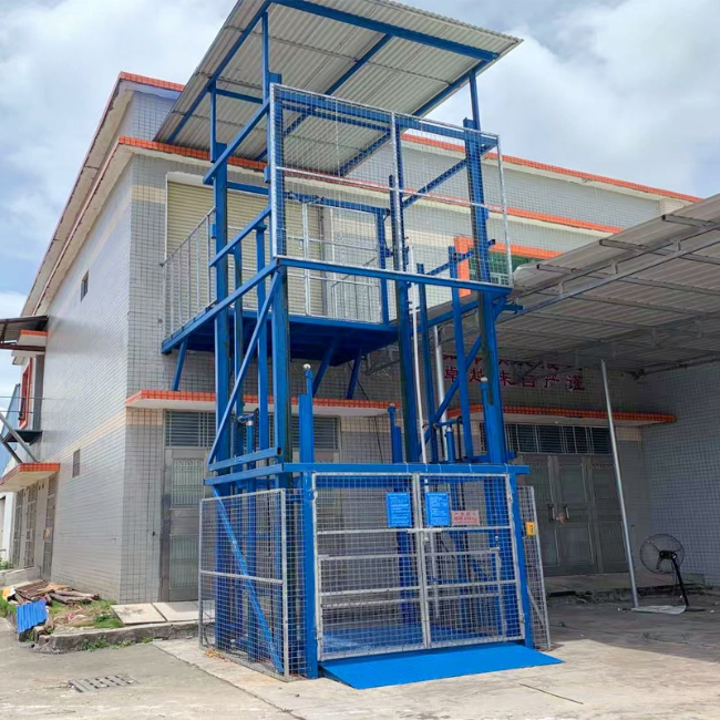 黑龙江建材厂室外升降货梯安装